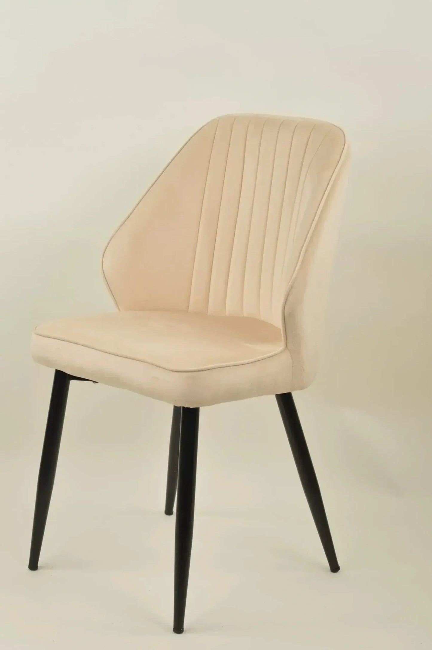 Трапезен стол Нети кадифе/цвят крем