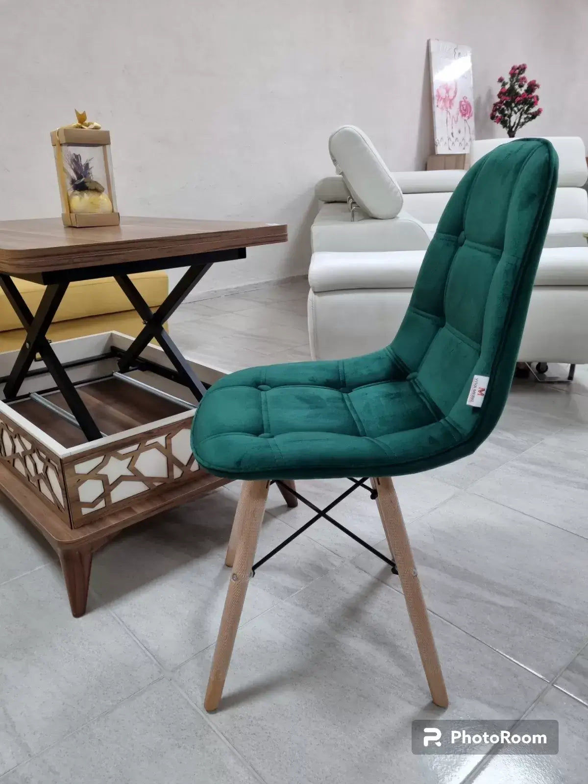 Трапезен стол Таня бежово кадифе