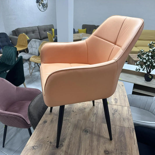 Трпезариска столица Деко модерен текстил во пастелно портокалова боја