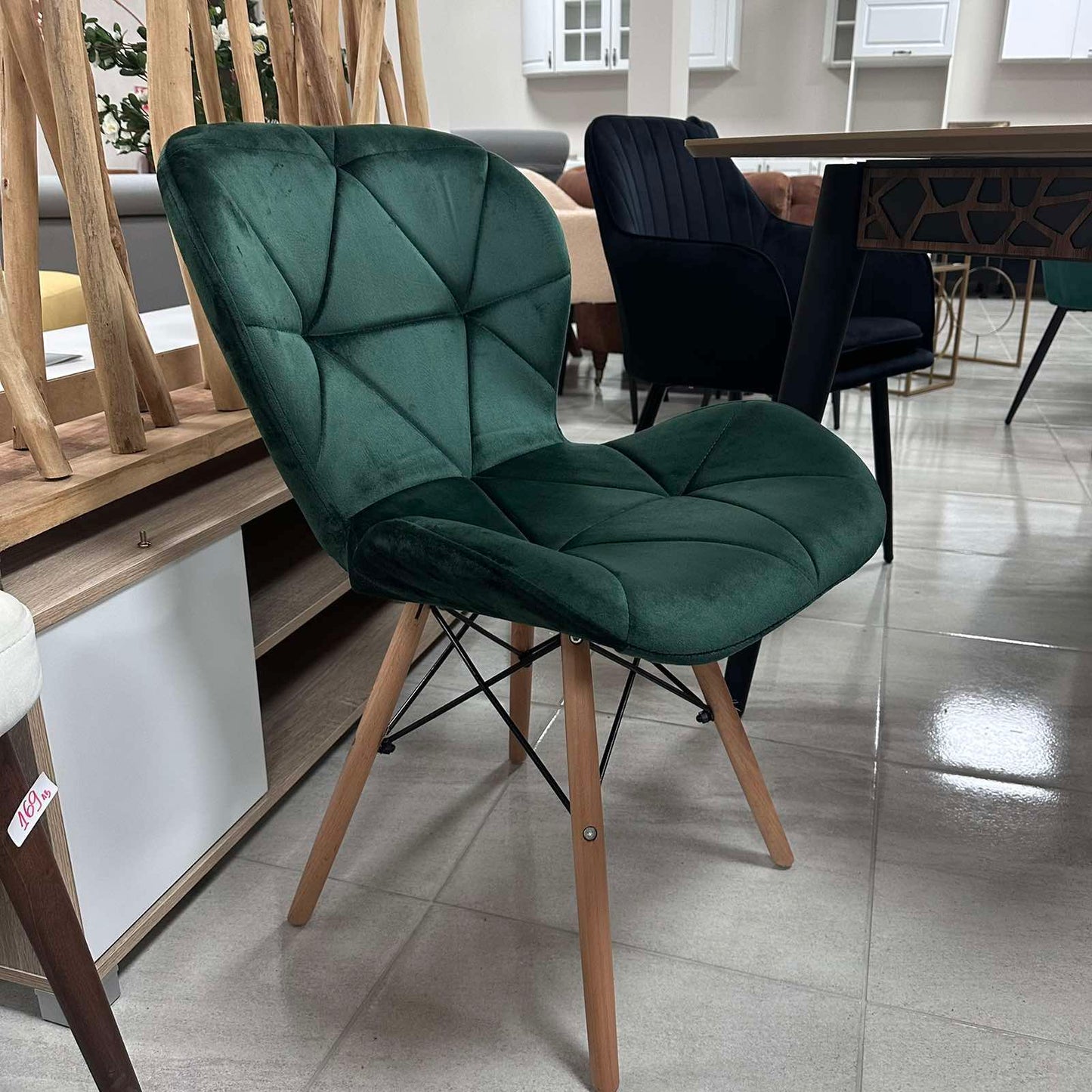 Трапезен стол Мелина зелено кадифе