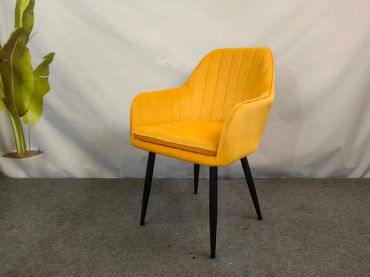 Трапезен стол ВМ313 – кадифе цвят старо злато